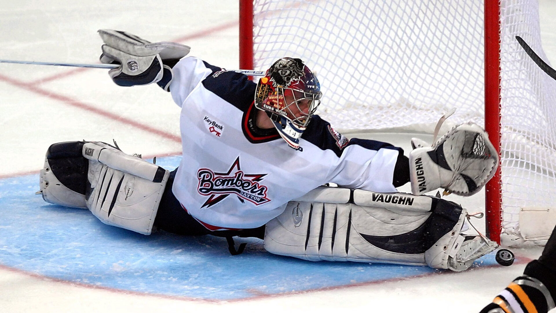 _酷炫光影漂移车：夜晚中的极致速度感_，光源漂移